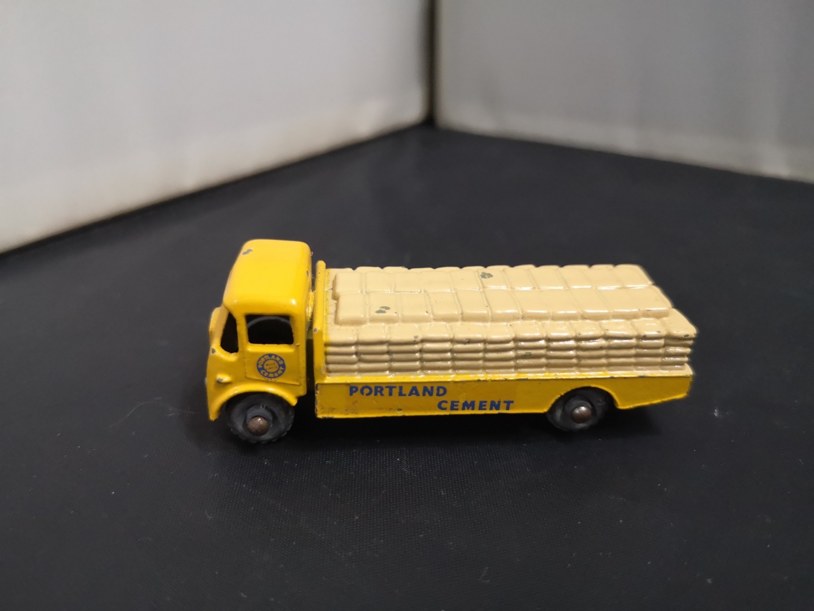 Matchbox 51a, Albion Chieftain - Free Price Guide & Review