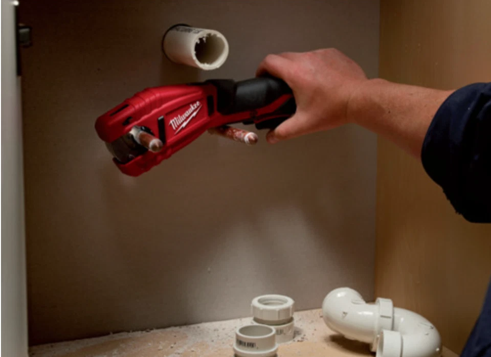 Milwaukee M12 Compact Copper Pipe Cutter C12 PC-0C JP – 12V Cordless – LED Light - Image 2 of 3