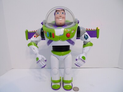 disney store buzz lightyear interactive talking action figure