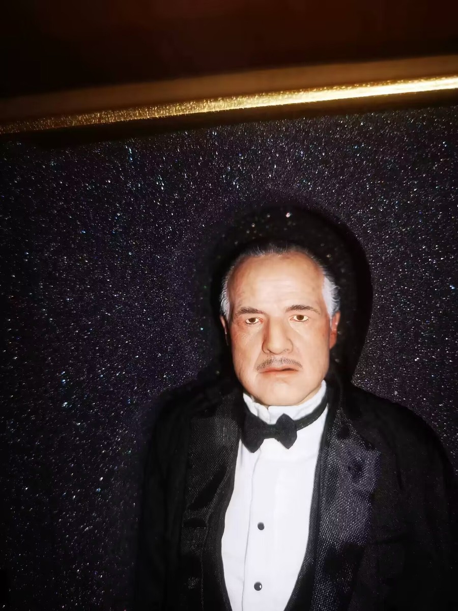 Enterbay The Godfather Vito Corleone Real Masterpiece 1/6 Figures