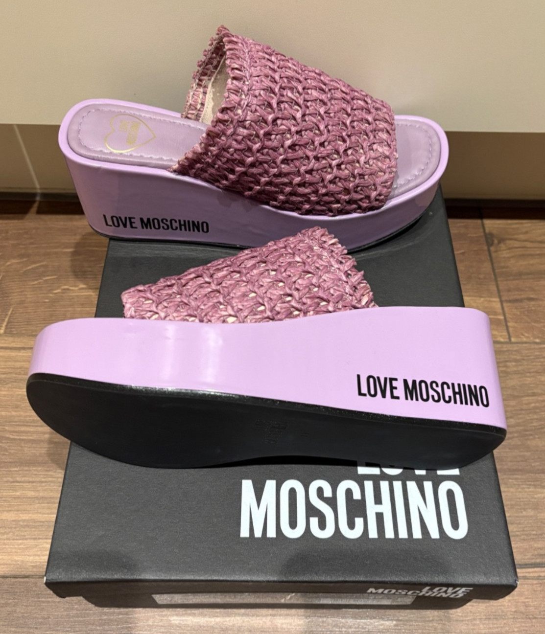 Sandalias de cuña Love Moschino trenzadas de rafia con tacón sin cordones nuevas con etiquetas - Lila. UK6/EU39