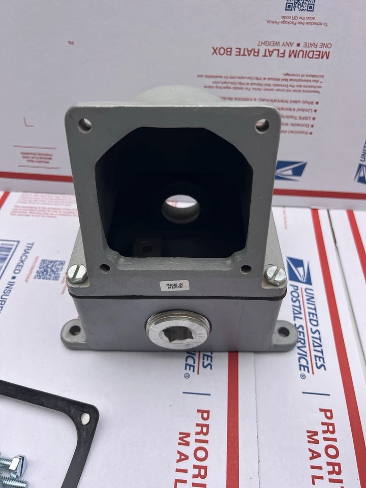 APPLETON ADR15034 RECEPTACLE- Appleton ACP15034DE Plug &BACK BOX AJA510 150A - Image 3 of 4
