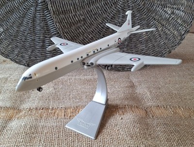 Hawker Siddeley Nimrod MR.1 1:144 Corgi AVIATION ARCHIVE