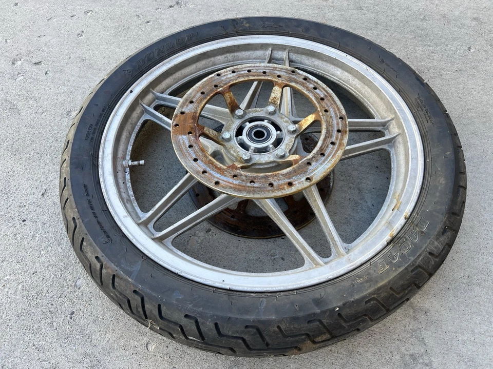 Moto Guzzi V65C 1984 rueda delantera Foto 3 de 4