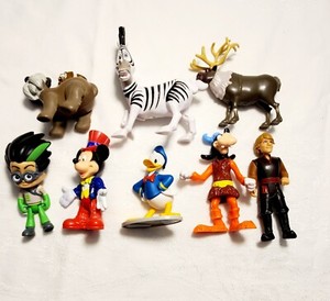 Disney Figures Mixed Lot Of 8 Collectibles Mickey Mouse Donald Duck Goofy