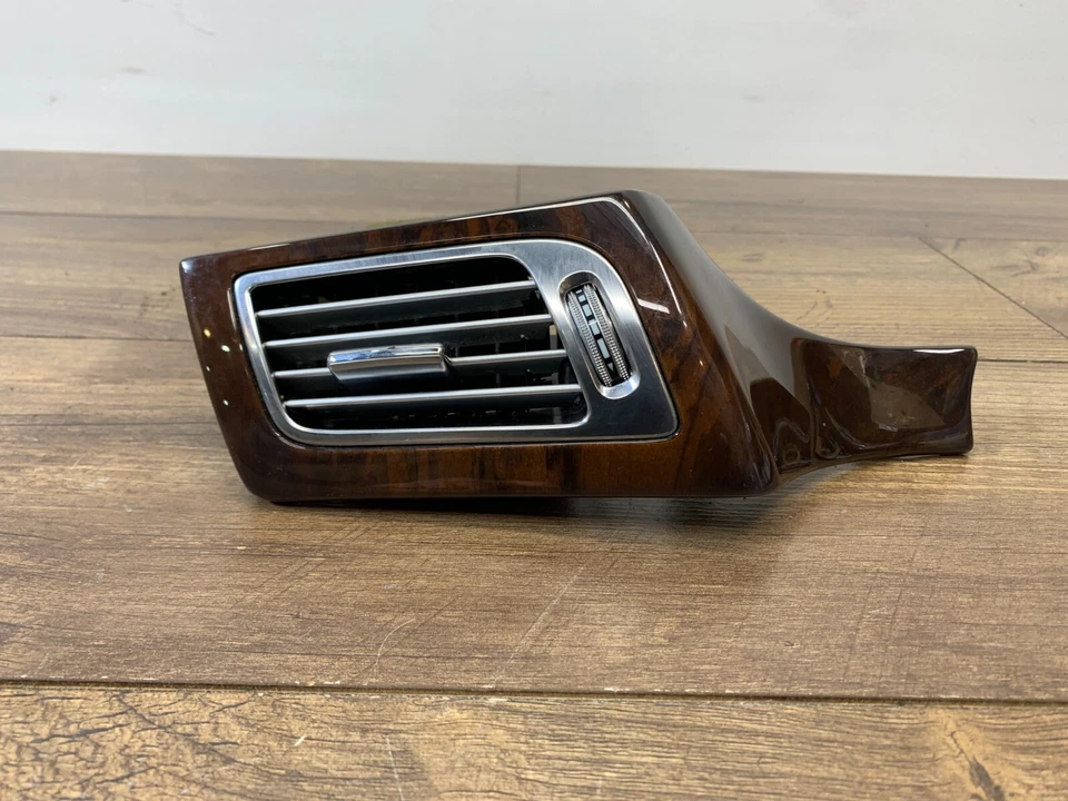 2012-2018 Mercedes-Benz CLS550 W218 Front Dashboard Fresh Air Grille w/Trim LH - Image 3 of 4