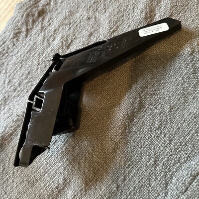 Volkswagen OEM Part 17A-807-184 Side Retainer