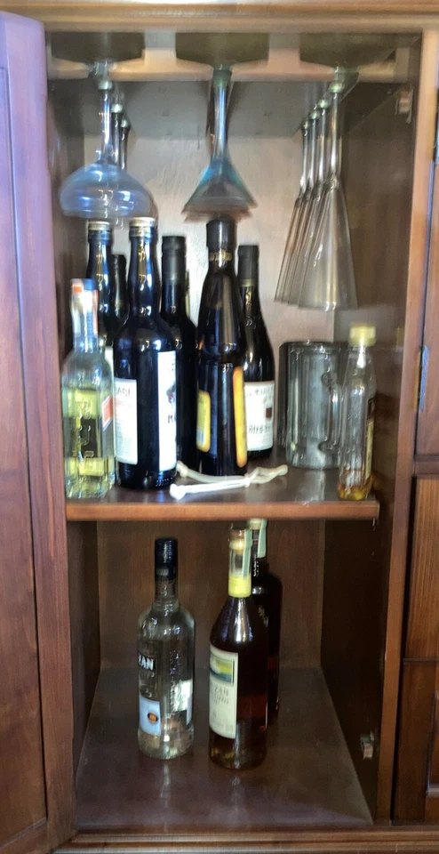 CONSOLA HOWARD MILLER DELUXE CHM 1304 CHERRY BURDEOS OCULTAR UNA BARRA - EXCELENTE ESTADO Foto 4 de 4