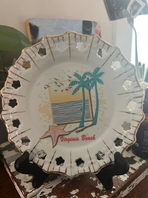 vintage Travel souviner Va Beach decorative plate 
