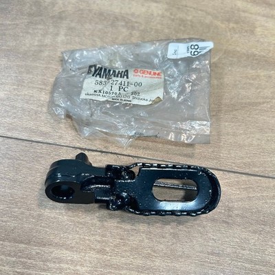 Yamaha OEM NOS LEFT FOOT PEG / 583-27411-00 / TT500 XT500