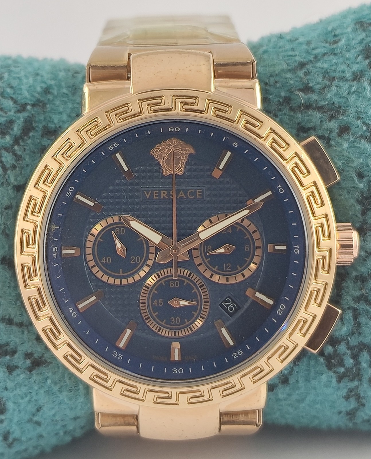 Luxury Versace Men Quartz Blue Dial With 'Date' Wristwatch "Keep Good Time"