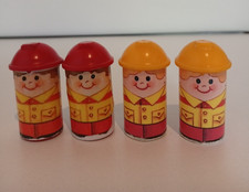 VINTAGE lot de 4 figurines pompiers avec bille en métal CHICCO ou même type