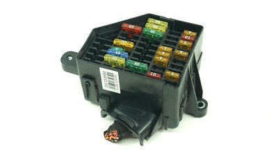 2006-2007 VOLKSWAGEN PASSAT B6 RIGHT PASSENGER FUSE RELAY BOX JUNCTION BLOCK OEM