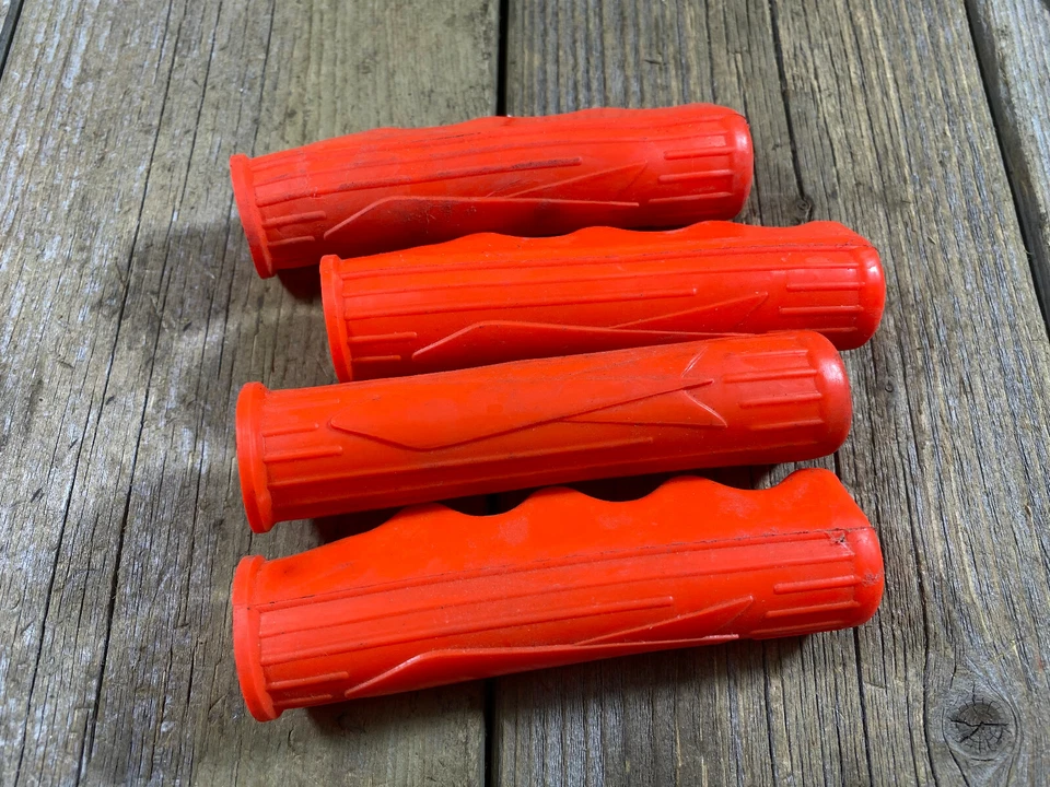 X4 VINTAGE BIKE BICYCLE SPACE ERA GRIPS FLUO ORANGE GRIPS 2 PAIRS 7/8 INCH BARS - Image 4 of 4