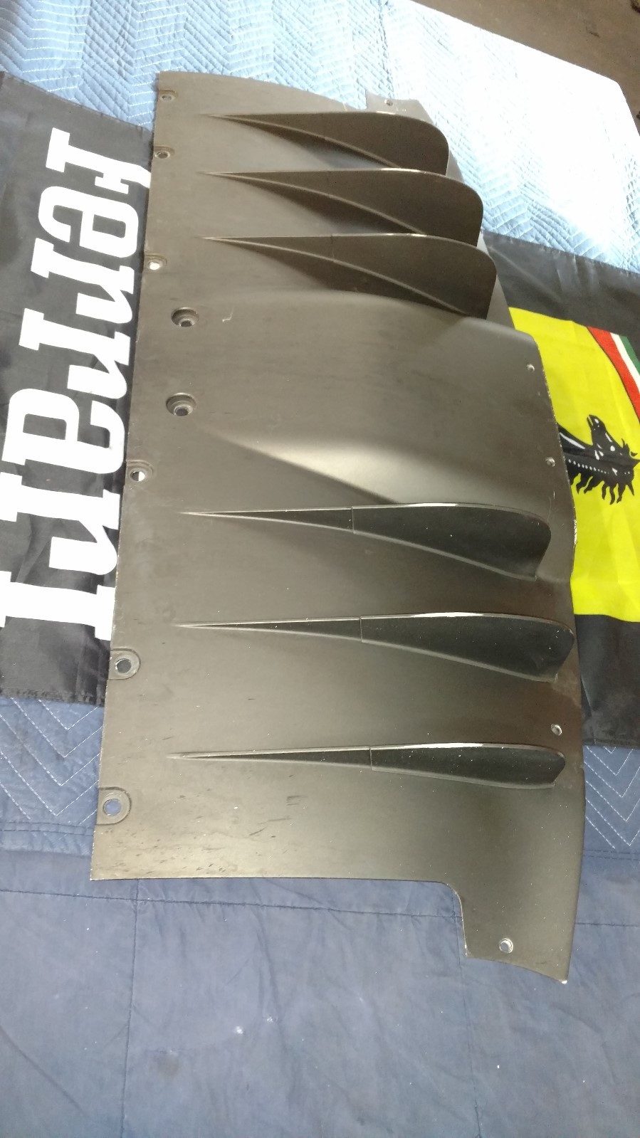 FERRARI 458 ITALIA SPIDER REAR BUMPER DIFFUSER COMPLETE OEM 82456300 82456310