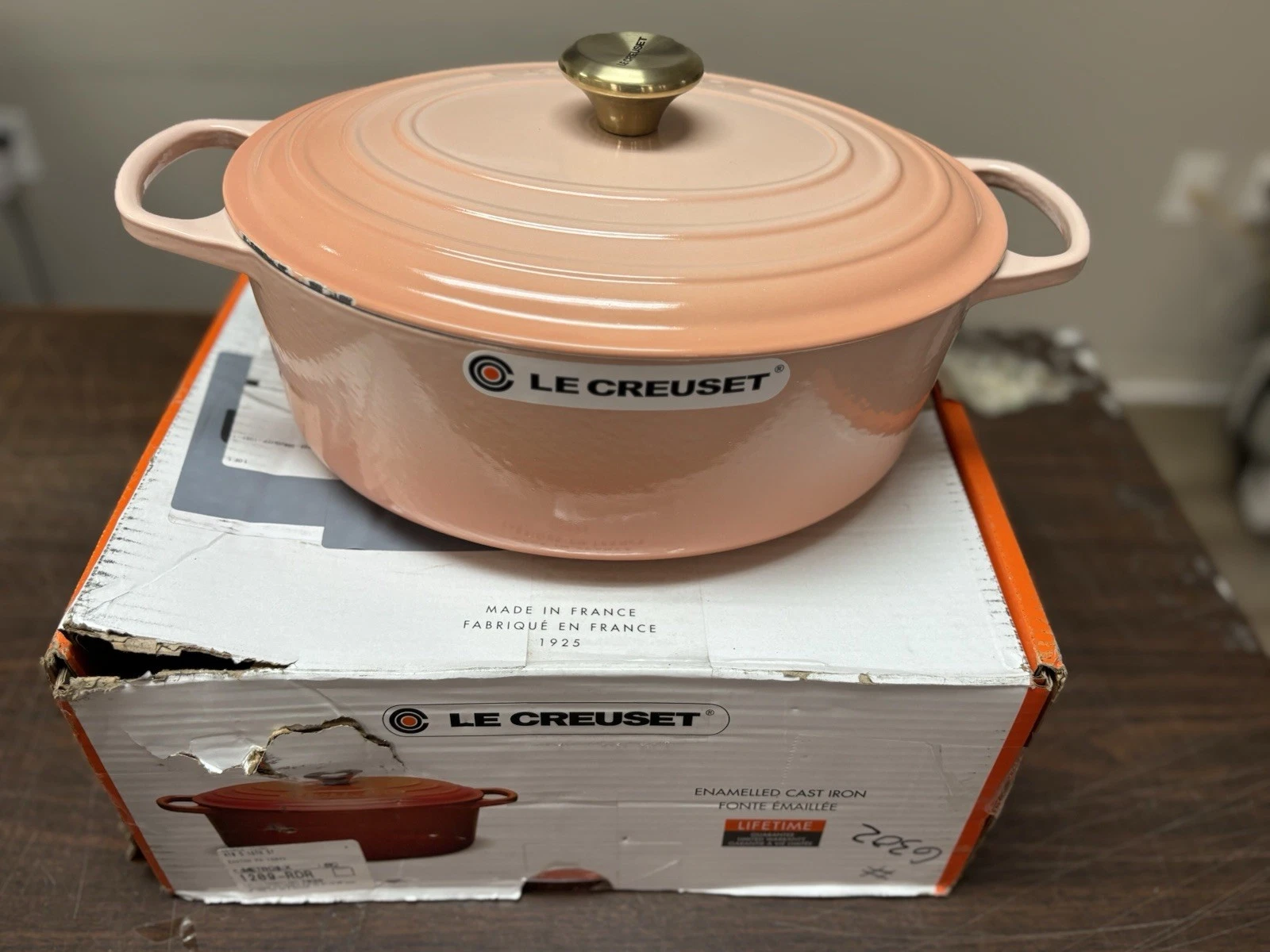 Le Creuset Enameled Cast Iron Signature Oval Dutch Oven,6.75 QT., Peche