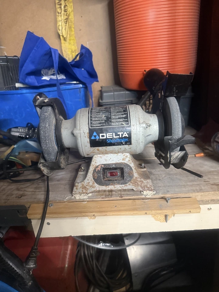 Amoladora de banco Delta Modelo 23-665 6 pulgadas Thin Line - FUNCIONA Foto 2 de 2