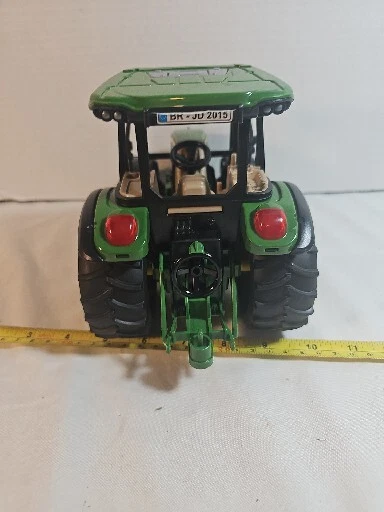 Tractor Bruder John Deere 2347-01 2014. Foto 4 de 4