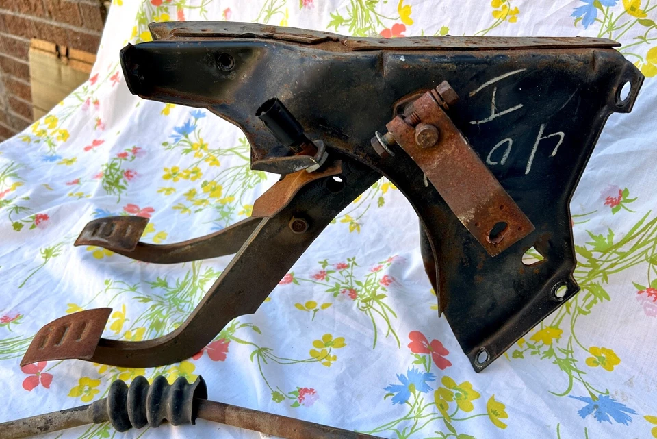 1978-1981 CHEVY/GMC ФУРГОН РУЧНОЙ ТРАНСМИССИИ СЦЕПЛЕНИЕ И ПЕДАЛЬ ТОРМОЗА В СБОРЕ С СОЕДИНЕНИЕМ - Изображение 2 из 4