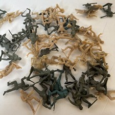 Plastic Toy Army Men Lot 3 Different Colors 50 Figures 1 -2