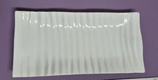 Simple Dining Rectangular Plate Whhite Wavy Pattern