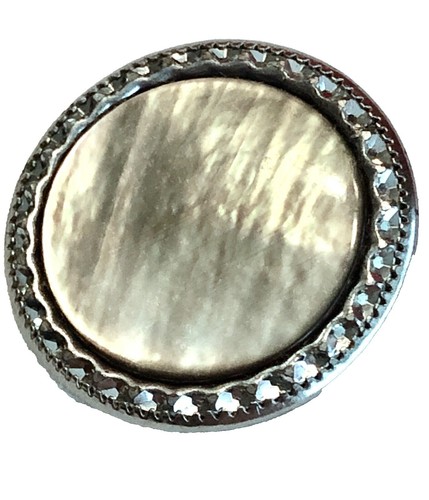 Swarovski Crystal Oyster Shell with Pearl #014389 Retired