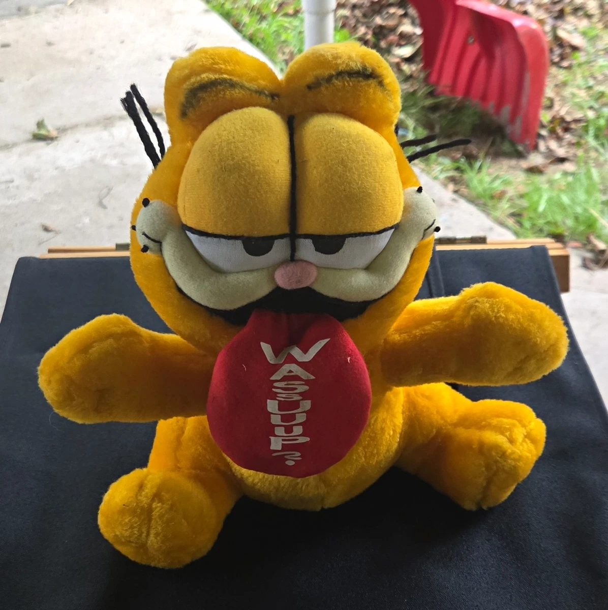 25+ Garfield Small (6-14 in) Dakin Stuffed Animals for sale
