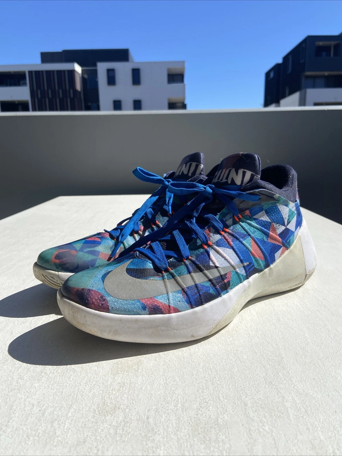 Picture 1 of 18