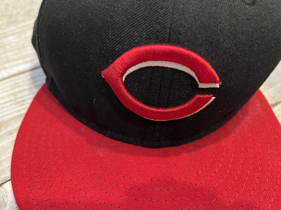 New Era Cincinatti Reds 59Fifty Cap Hat MLB Baseball Size 7-1/2 Black/Red  - Image 2 of 4