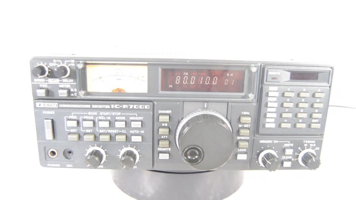 ★動作品★ICOM IC-R7000＋TV-R7000J 広帯域受信機 ICOM IC-R7000 Communications Receiver HF/UHF/VHF 25Mhz -1300Mhz