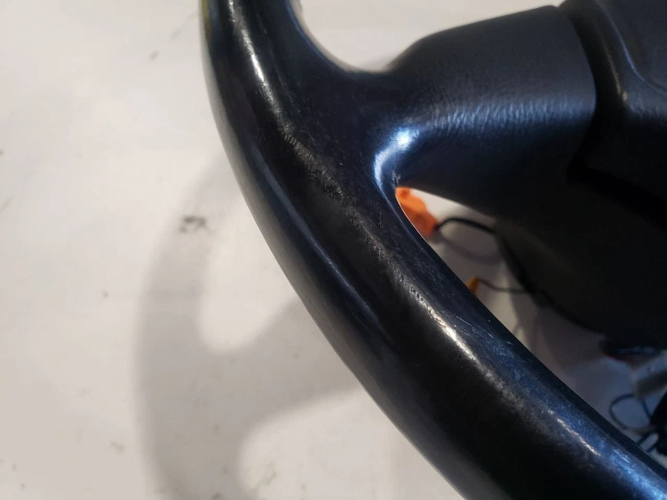 3 Spoke Steering Wheel Assembly - 1998 BMW Z3 Convertible - OEM 1092762, 1092050 - Image 4 of 4