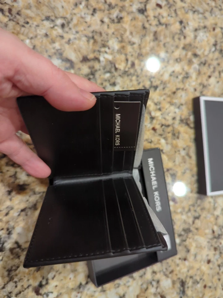 Michael Kors Black Men’s Slim Bifold Andy Wallet Brand New With Box - Image 3 of 4