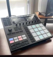 Native Instruments MASCHINE MK3 with Decksaver Cover and KOMPLETE!