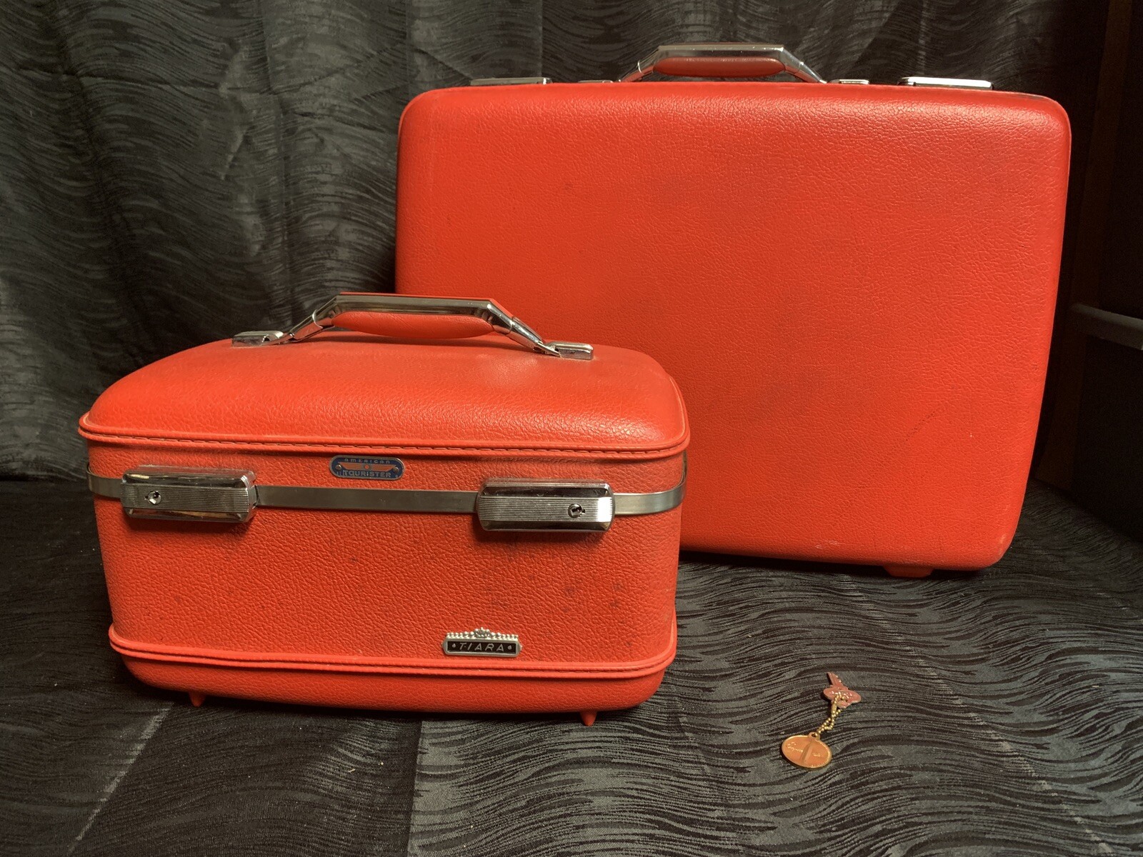 Vtg American Tourister Tiara Red 21” Suitcase Luggage and Makeup Case