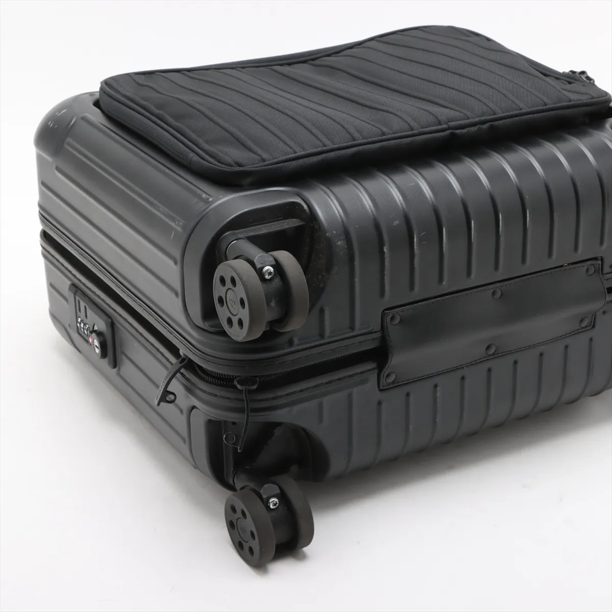 Rimowa essential sleeve polycarbonate x leather Carry case Black