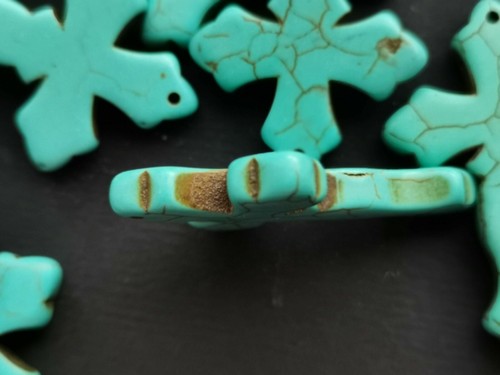 Large turquoise howlit cross stone pendant 43 x 38 mm 1pc - Picture 4 of 4