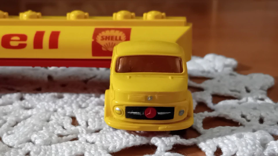 LEGO 1:87, Camion Mercedes Con Cisterna SHELL. Modellino Anni '60. - Immagine 2 di 4