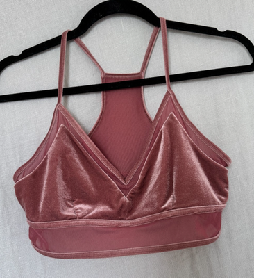 Alo Yoga Velvet Luxe Sports bra Rosewood Size Medium Mash Pull on