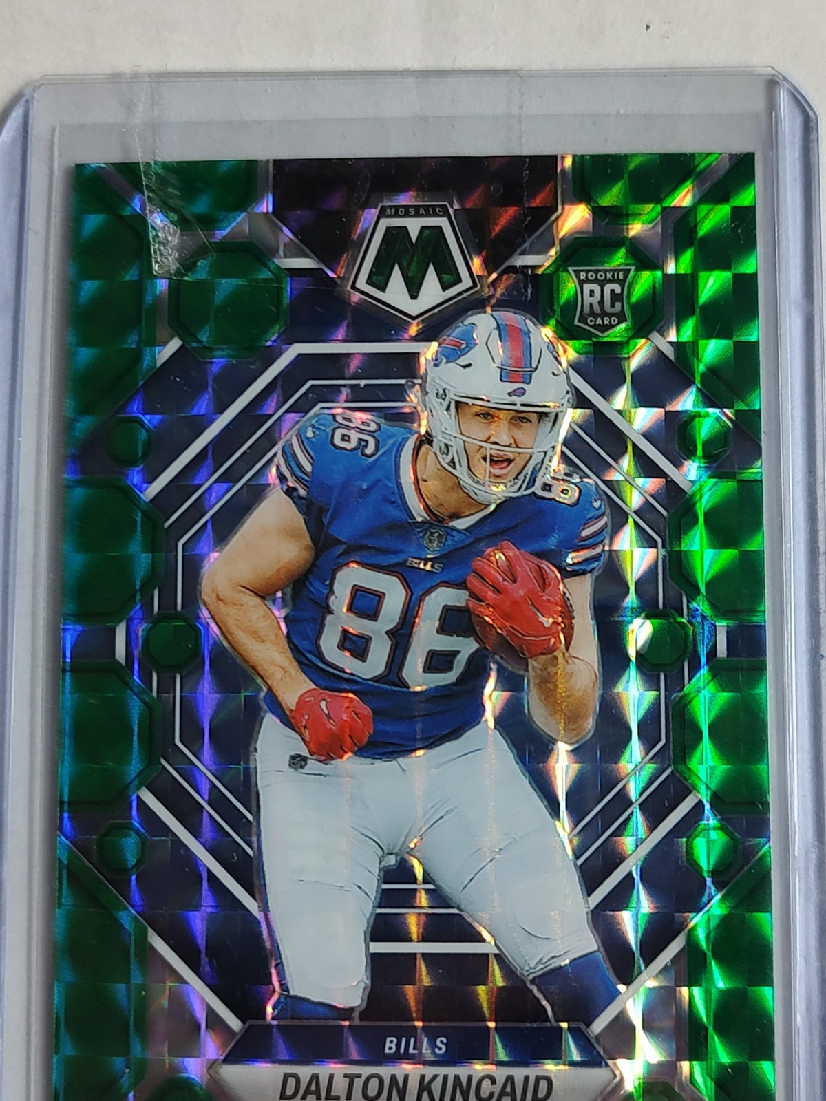 2023 Panini Mosaic - Rookies Green Mosaic Prizm #305 Dalton Kincaid (RC)