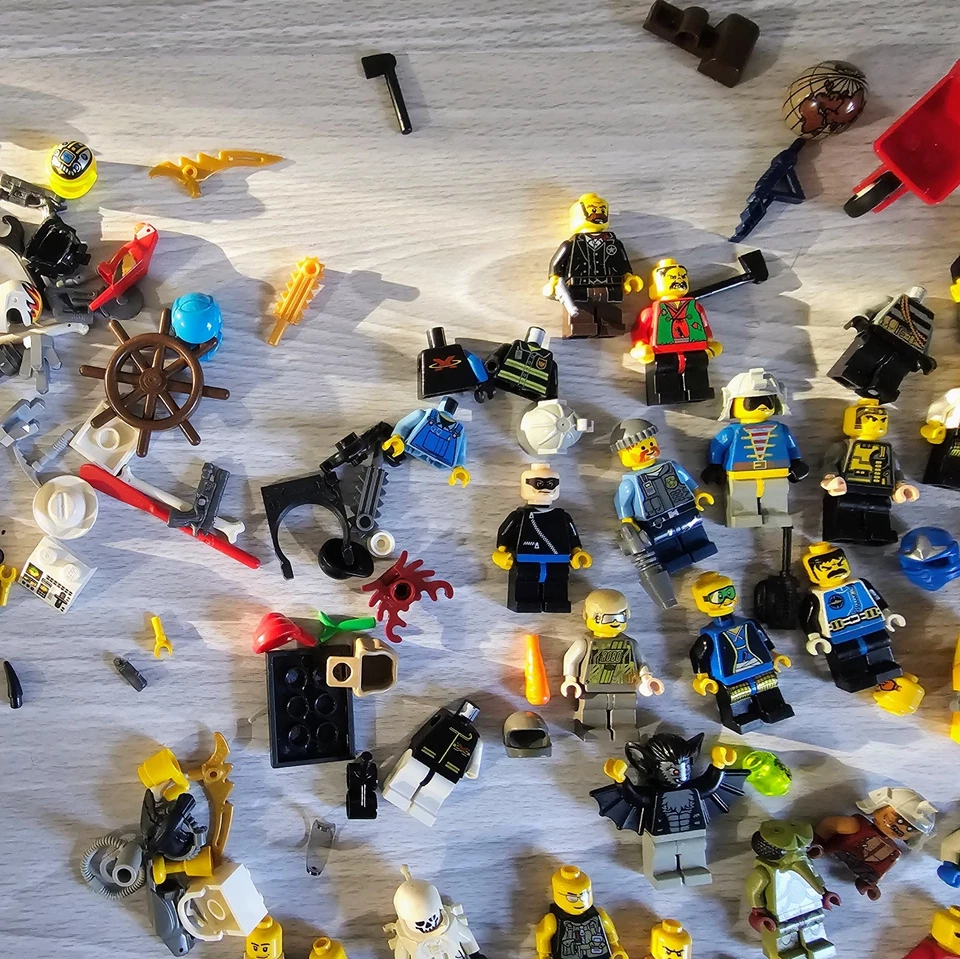 LOTE LEGO DE COLECCIÓN MINIFIGURA Accesorios Escuadrón de Armas Western Ledenhoser Guy Racer Foto 4 de 4