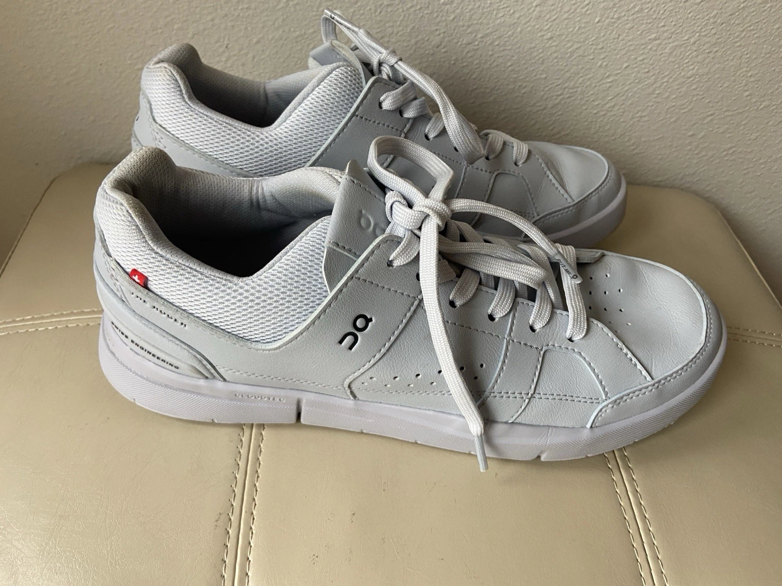 On Cloud Roger Clubhouse 2 Women's Size 11 Leather Athletic Shoes