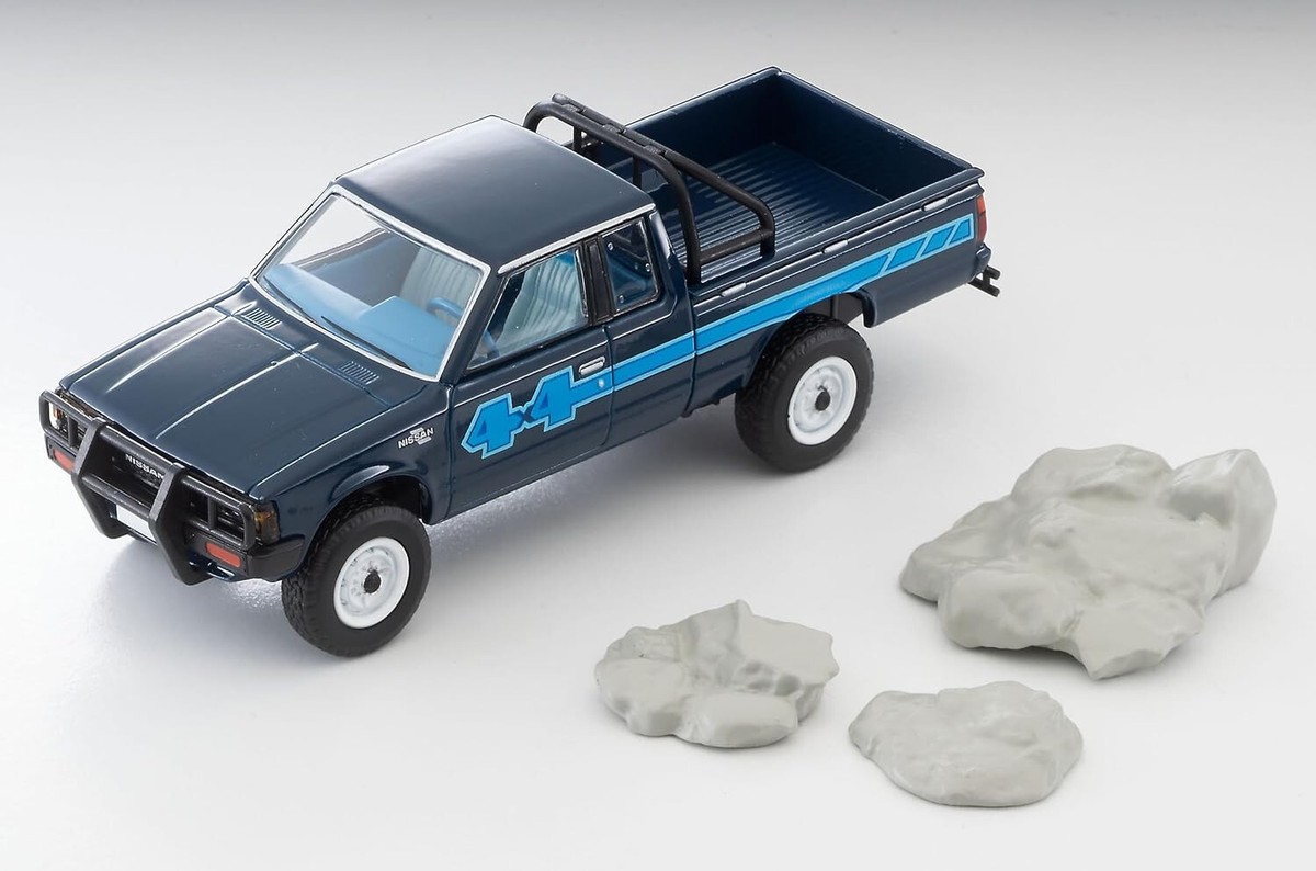 TOMICA LIMITED VINTAGE NEO 1/64 LV-N321b NISSAN TRUCK 4X4 KING CAB
