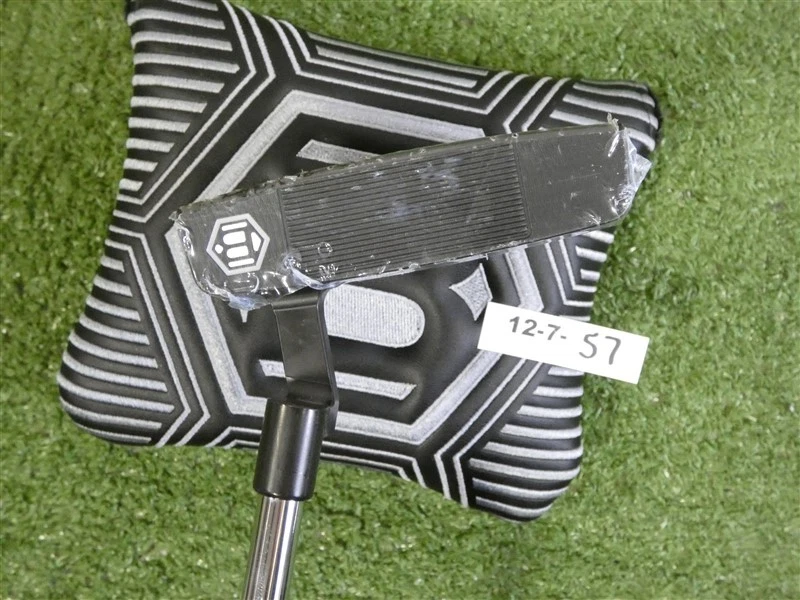 Bettinardi 2024 Inovai 9.0 Mini Plumbers 35" Putter with Headcover New - Image 3 of 4