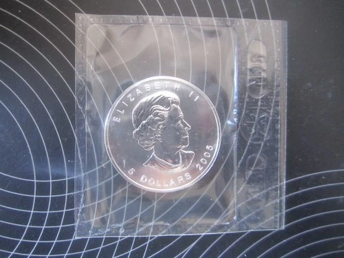 1 oz Silver Maple Leaf .9999 Pure 2005 Canada $5 SML  Original  RCM sealed