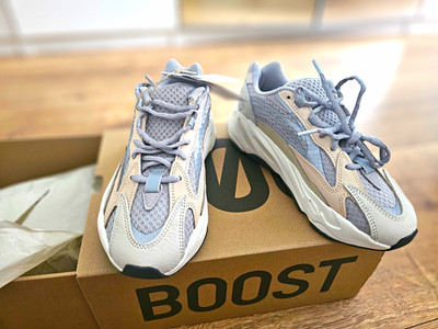 Adidas Yeezy Boost 700 V2 Sneaker Cream EU 39 1/3 US6,5 Neu OVP & Rechnung