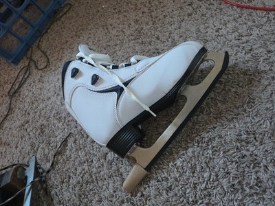 Roces skate size 9 USA/ 40 EUR womens figure ice skates VGC #187