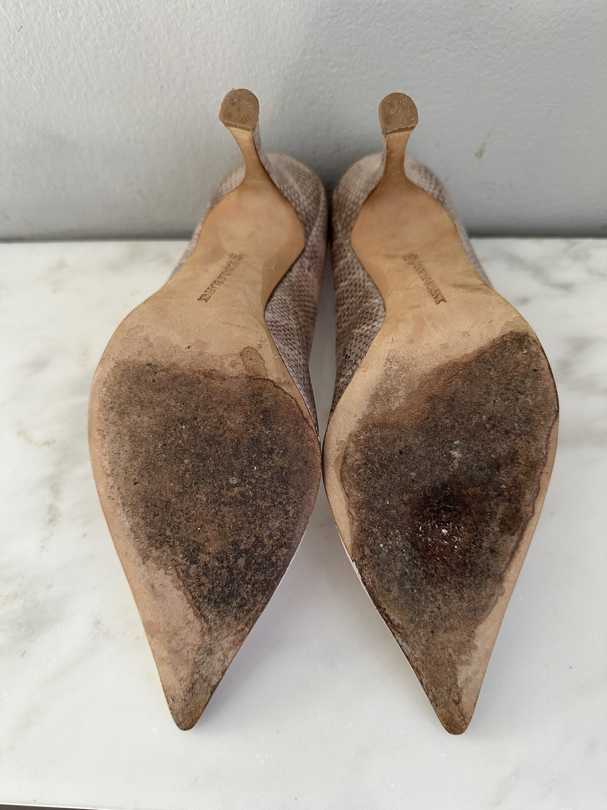 Manolo Blahnik Light Pink/Grey Python Pattern Cla… - image 4