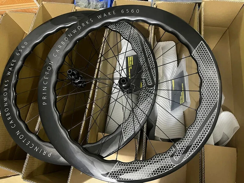 700C Kohlefaser Fahrrad Radsatz 65/60 mm durch Achse Straße Fahrrad Räder - Bild 3 von 4