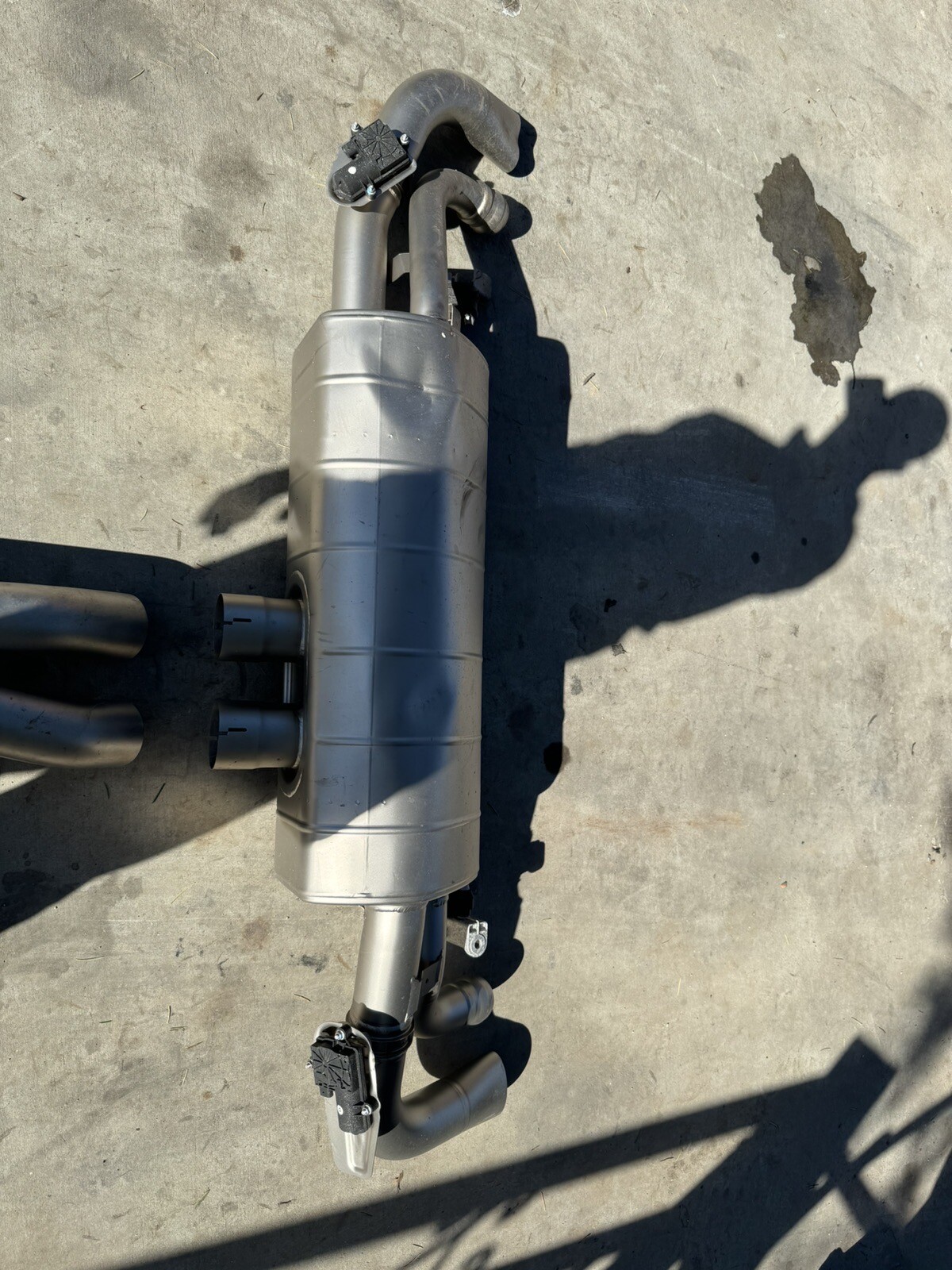 OEM Bentley Bentayga Akrapovic titanium Sport Exhaust Muffler 36A253601E