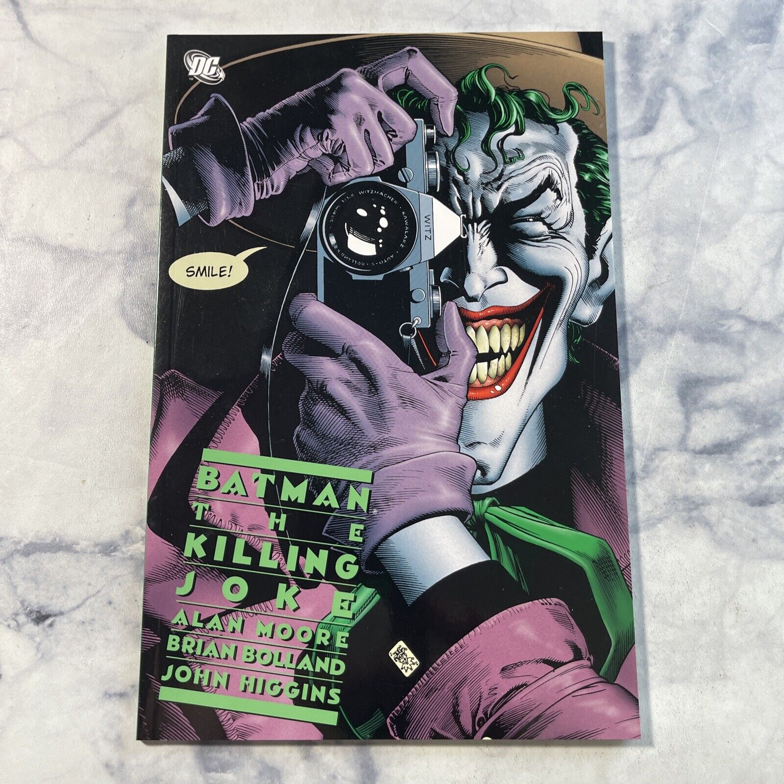Batman The Killing Joke Graphic Novel DC Comics 2009